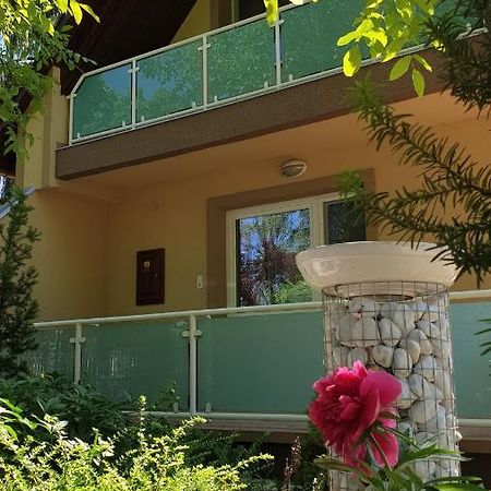 Keller Apartmanok Hajdúszoboszló Buitenkant foto