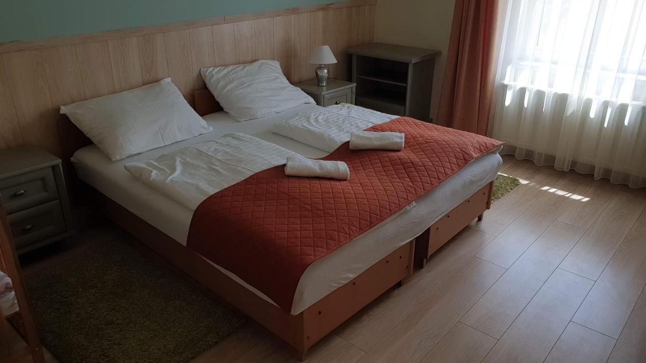 Keller Apartmanok Hajdúszoboszló Buitenkant foto