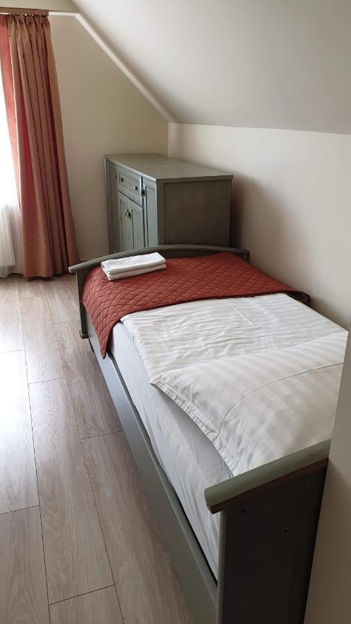 Keller Apartmanok Hajdúszoboszló Buitenkant foto
