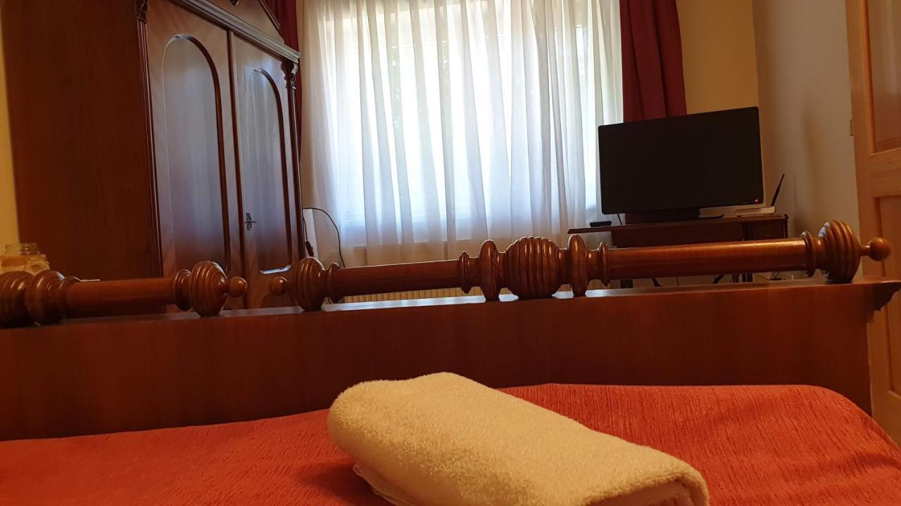 Keller Apartmanok Hajdúszoboszló Buitenkant foto